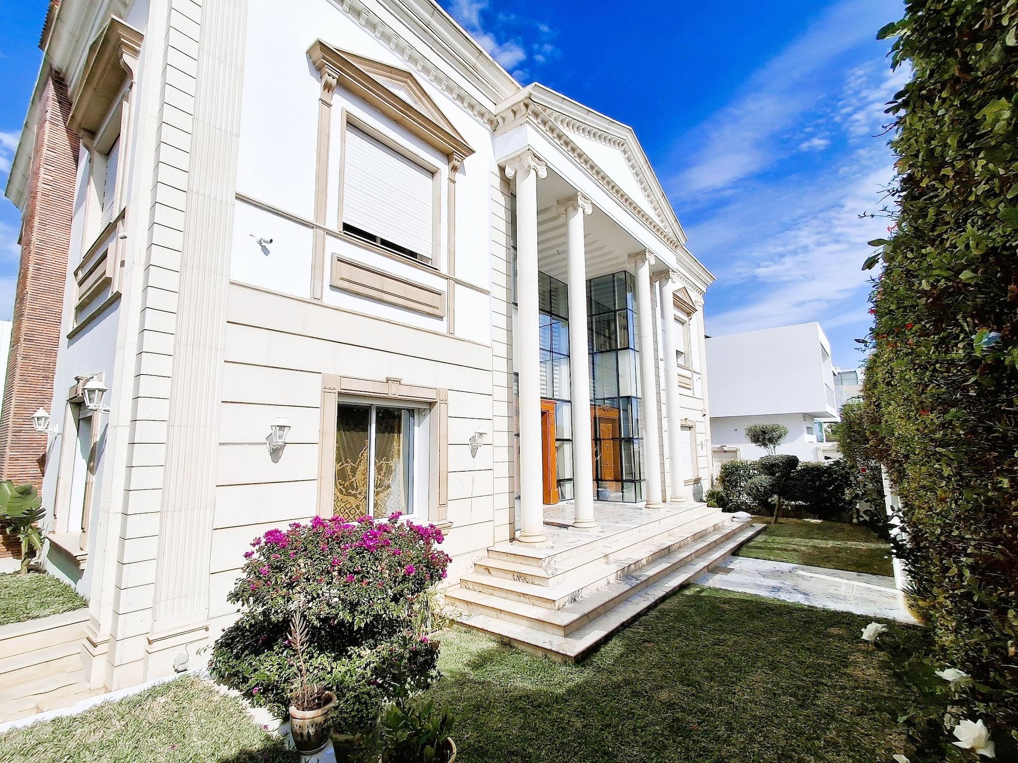 Vista Exterior L'Orchidée - Luxury Suites