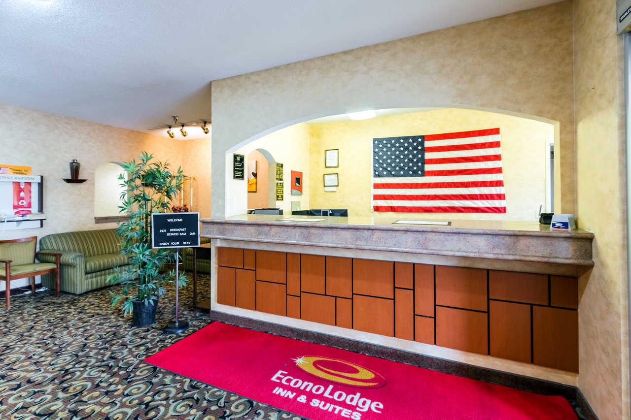 Vista Lobby Baymont by Wyndham Omaha SW