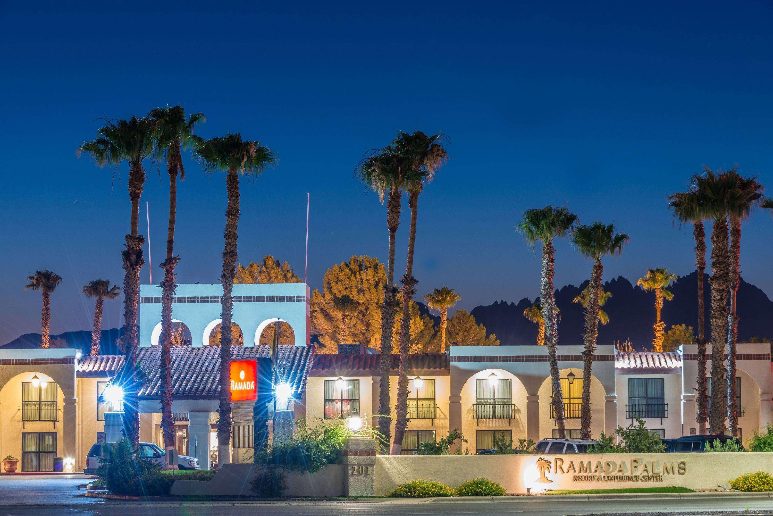 Vista Exterior Ramada Hotel & Conference Center by Wyndham Las Cruces