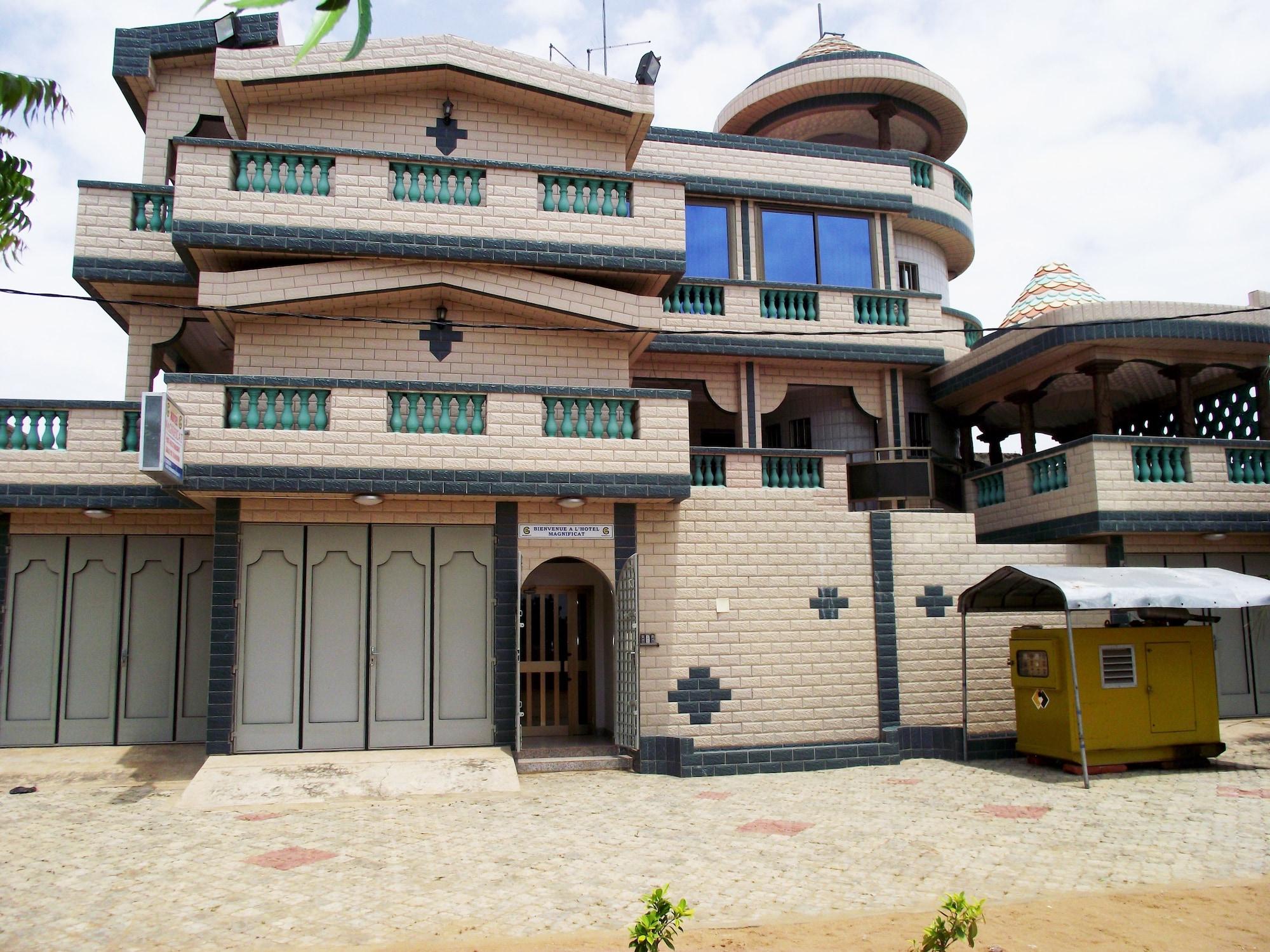 Varios Hotel Magnificat Baguida
