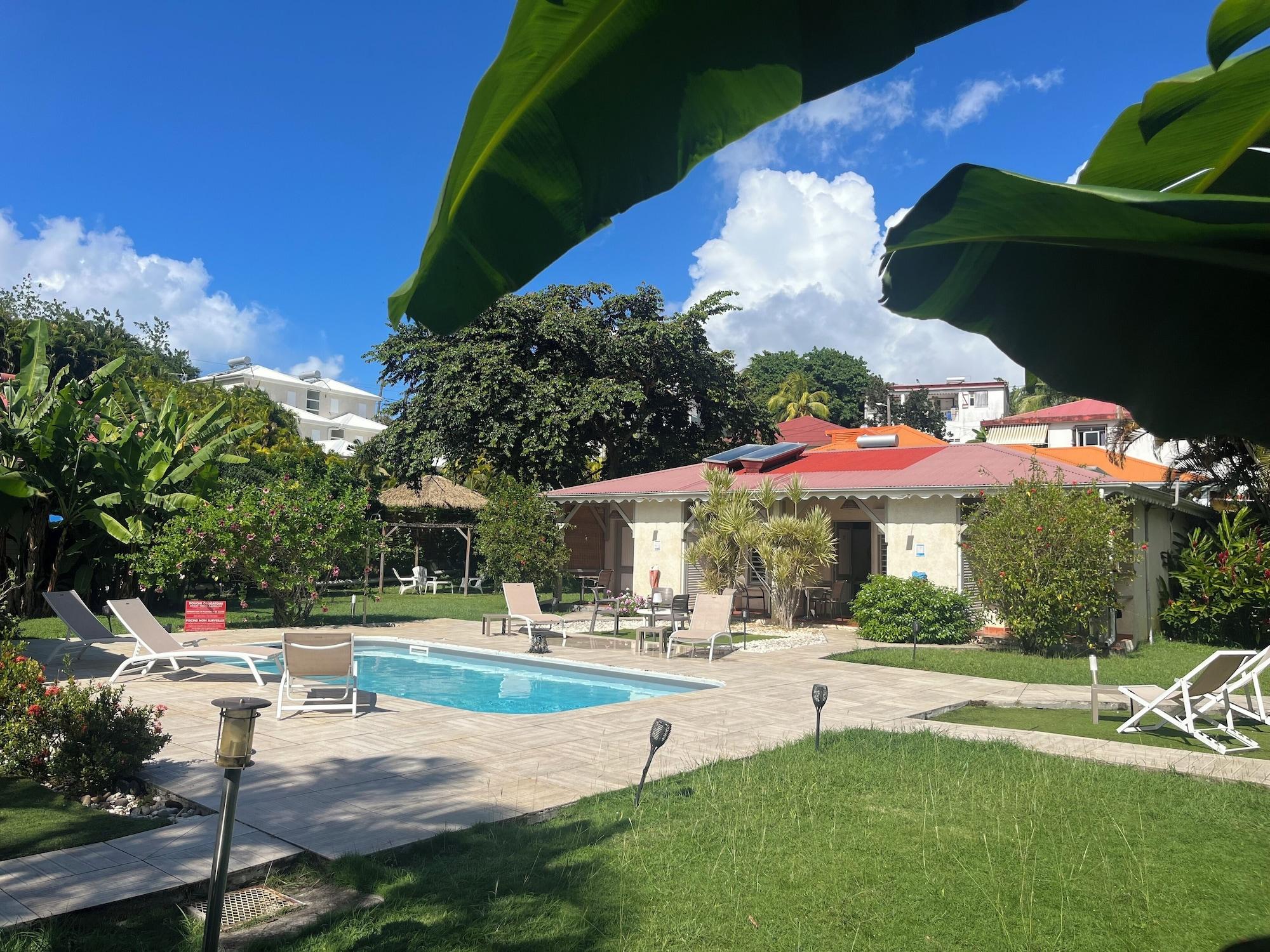 Vista Exterior Hôtel LES BANANIERS