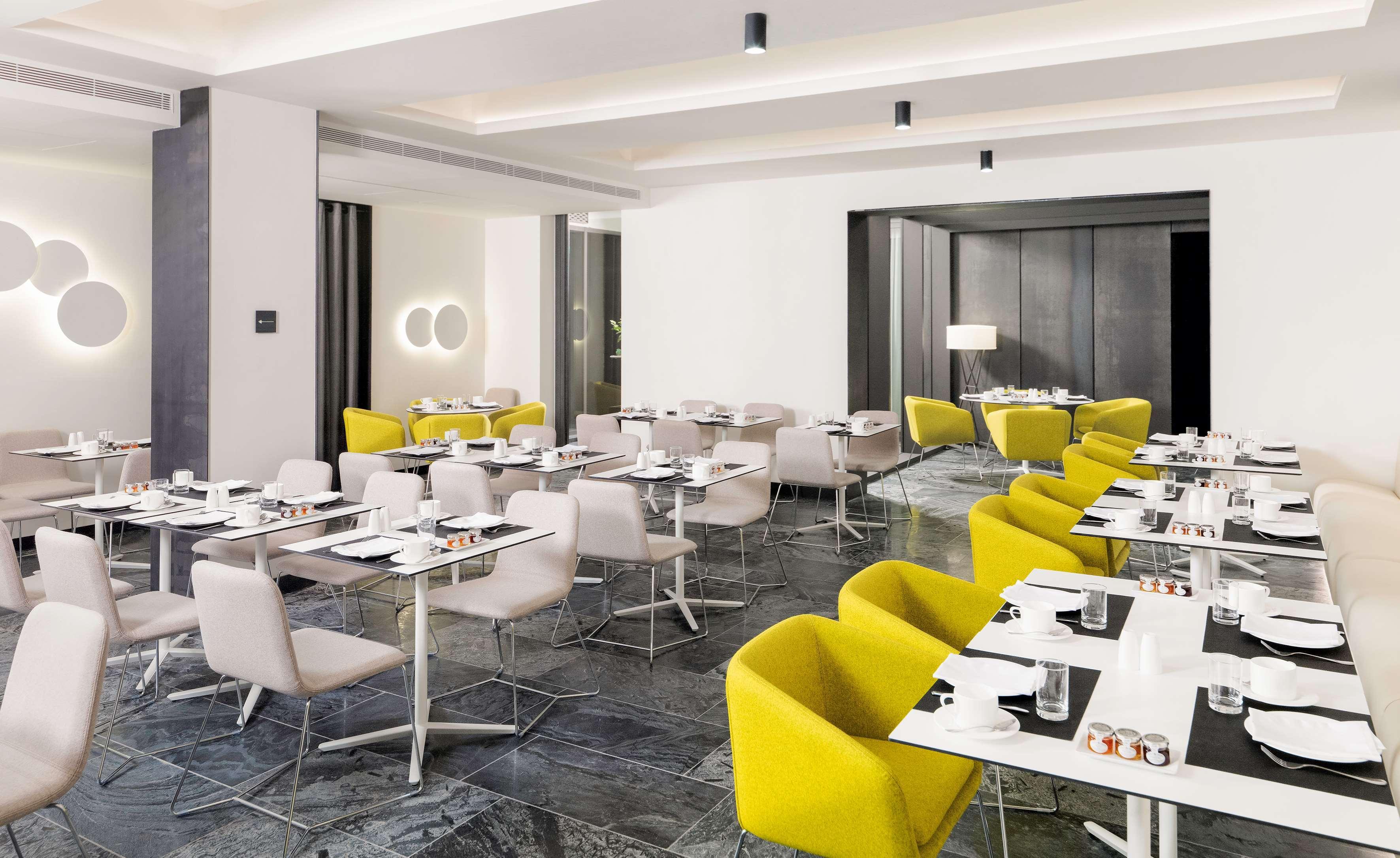 Restaurant H10 Port Vell