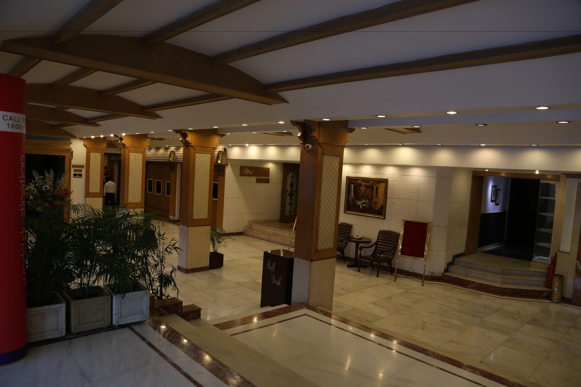 Vista Lobby Hotel Kamal Palace