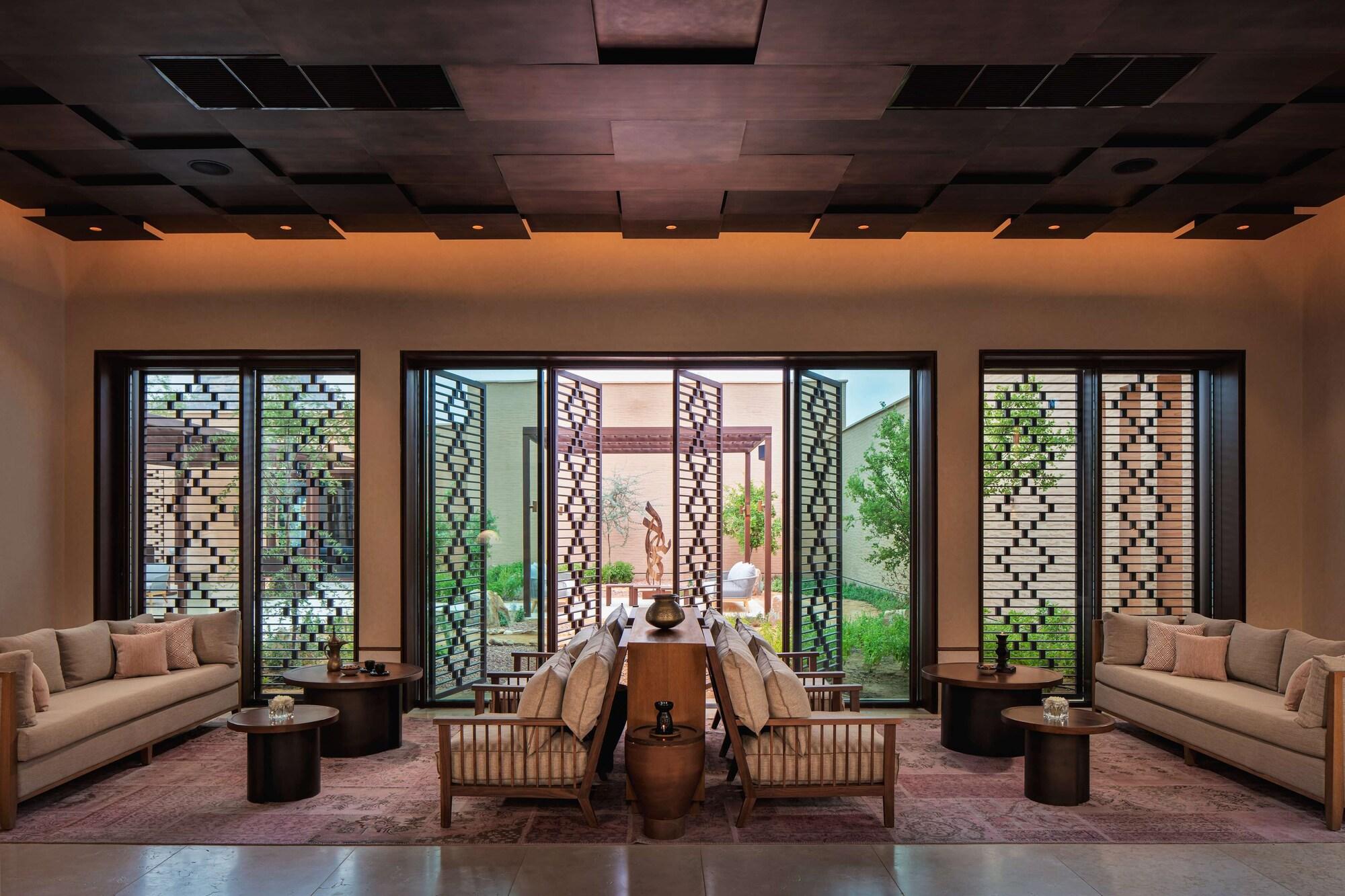 Vista Lobby Banyan Tree Alula