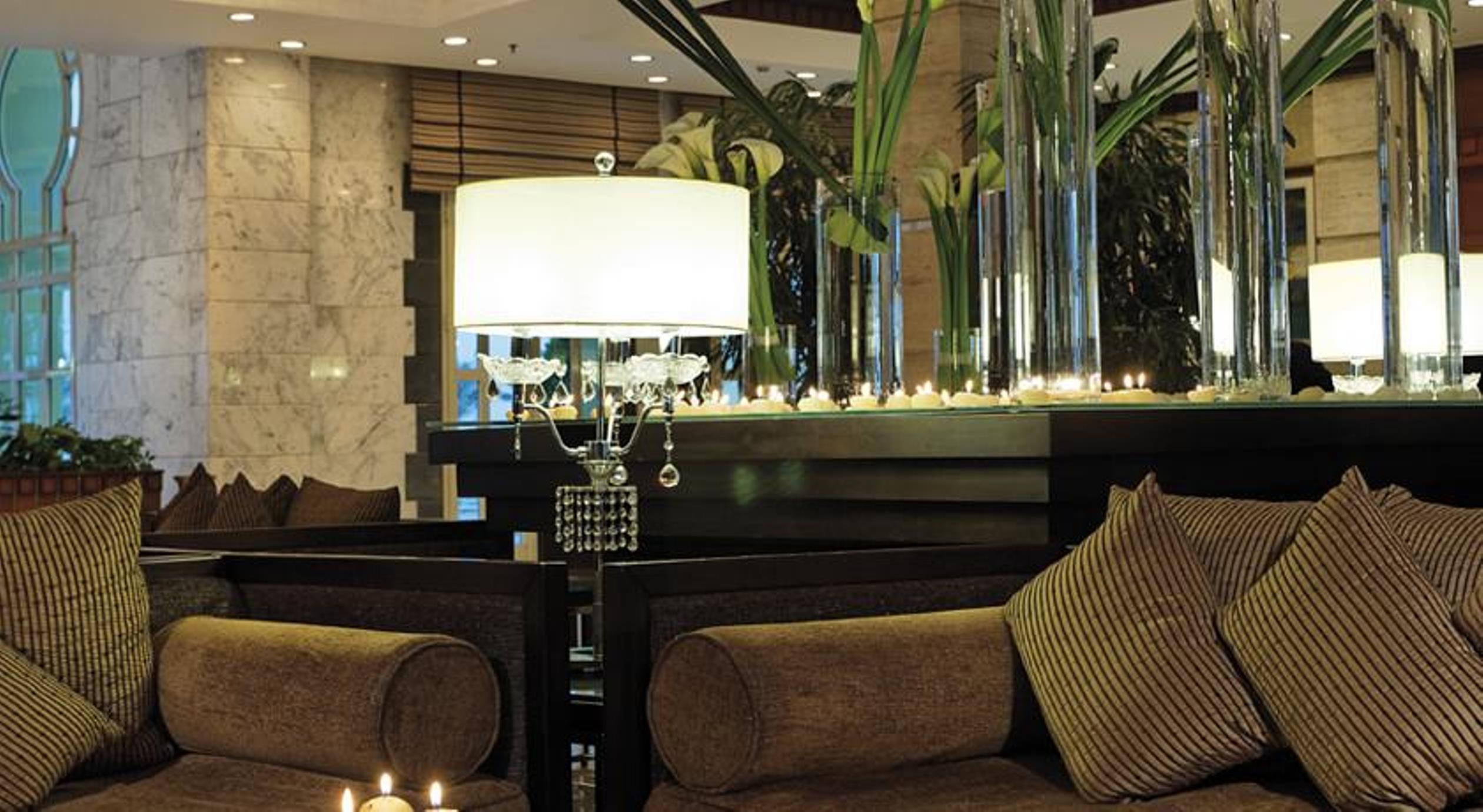 Vista Lobby Mövenpick Hotel Cairo - Media City