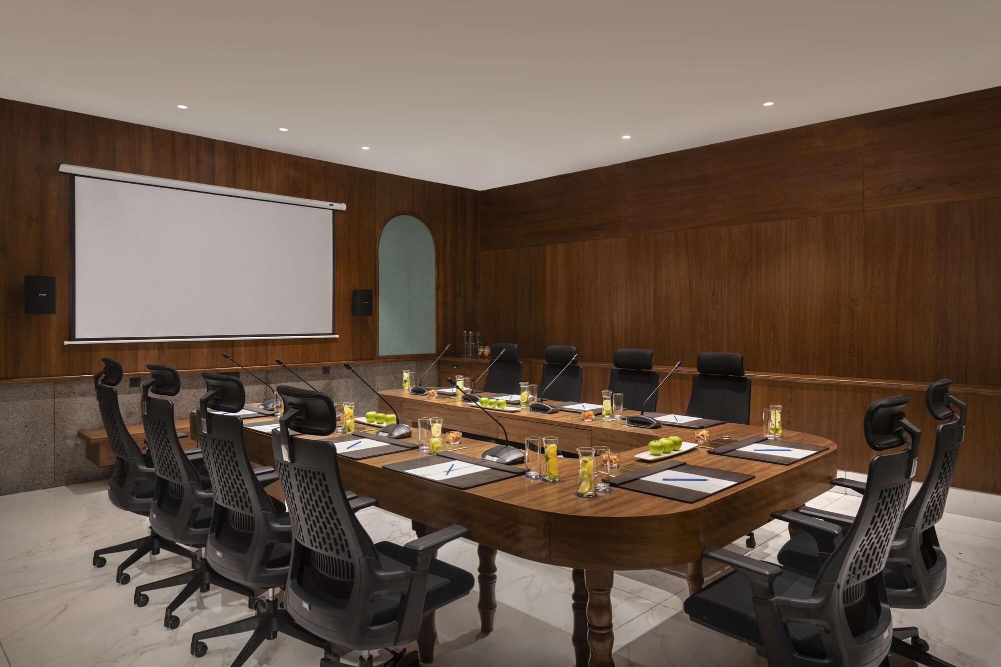 Sala de Reuniones Uday Palace Navsari, a member of Radisson Individuals