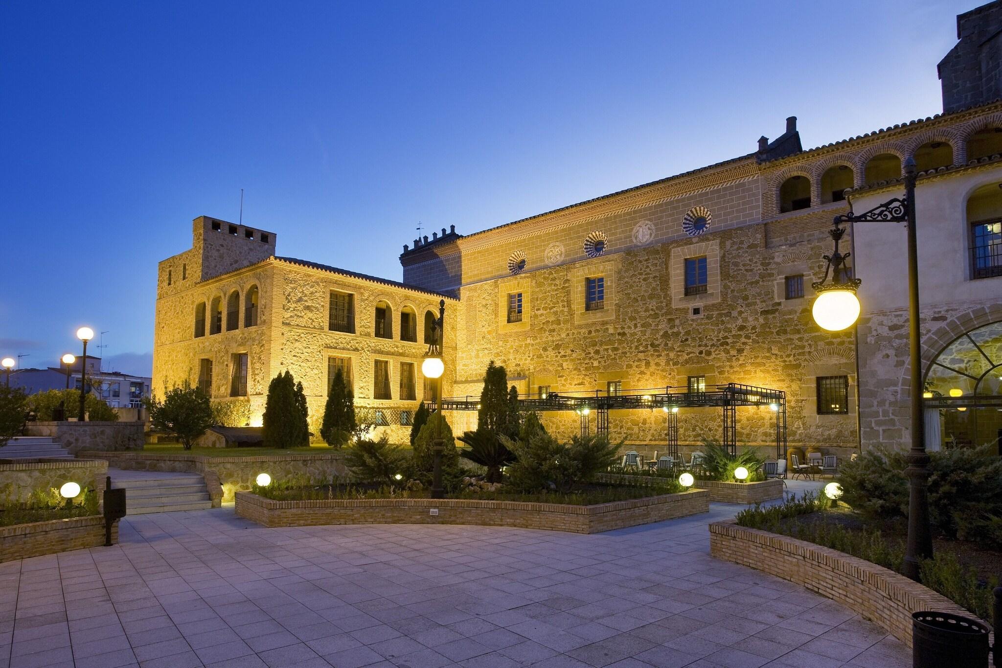 Vista Exterior Parador de Plasencia