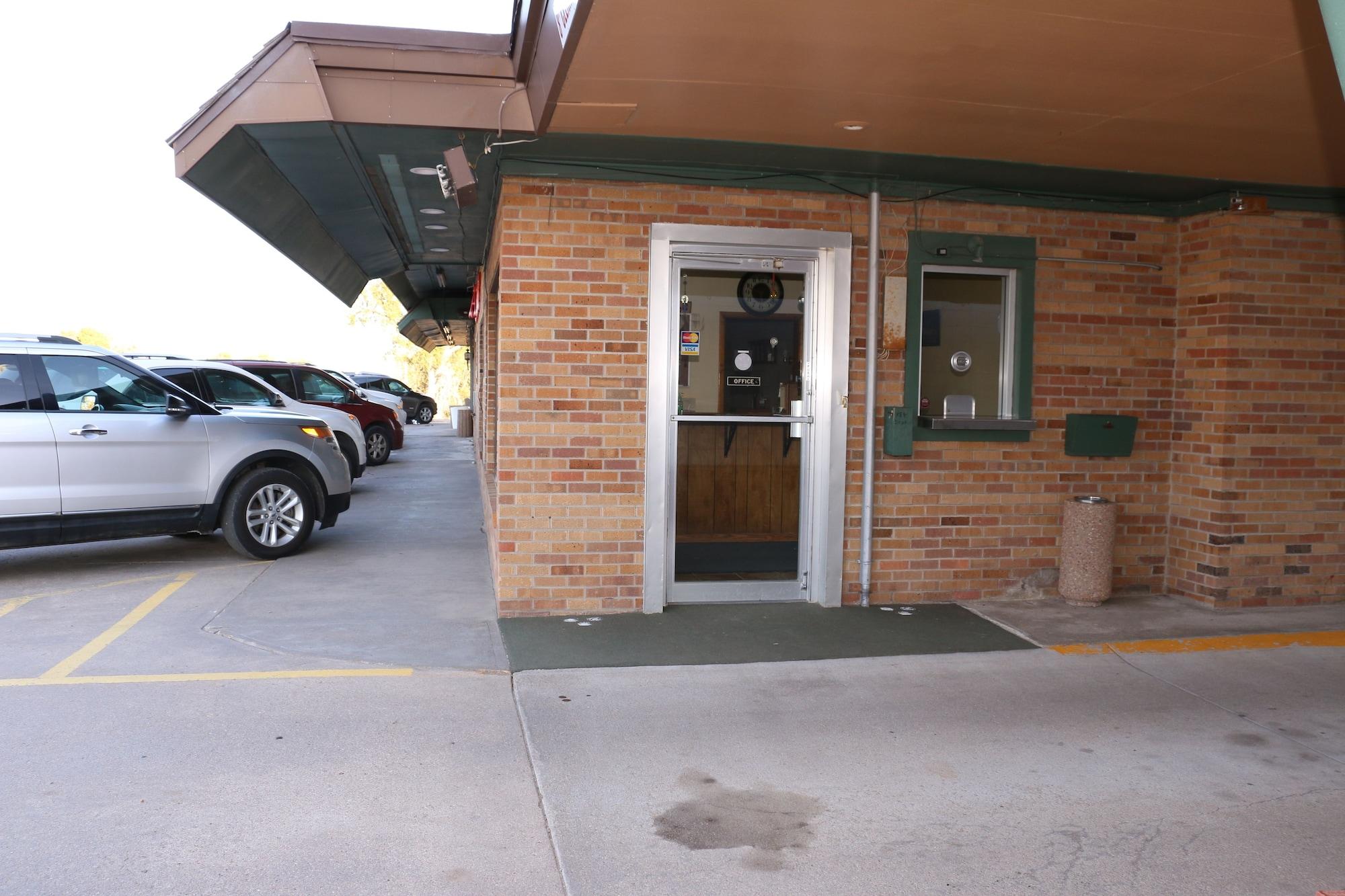 Vista Exterior Frontier Motel