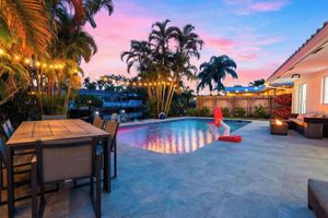 Renta temporal - Soleil Breeze by Avantstay Pool + Canalfront Home + Outdoor Dining Canal Deck + Kayak 10 Mins to the Beach