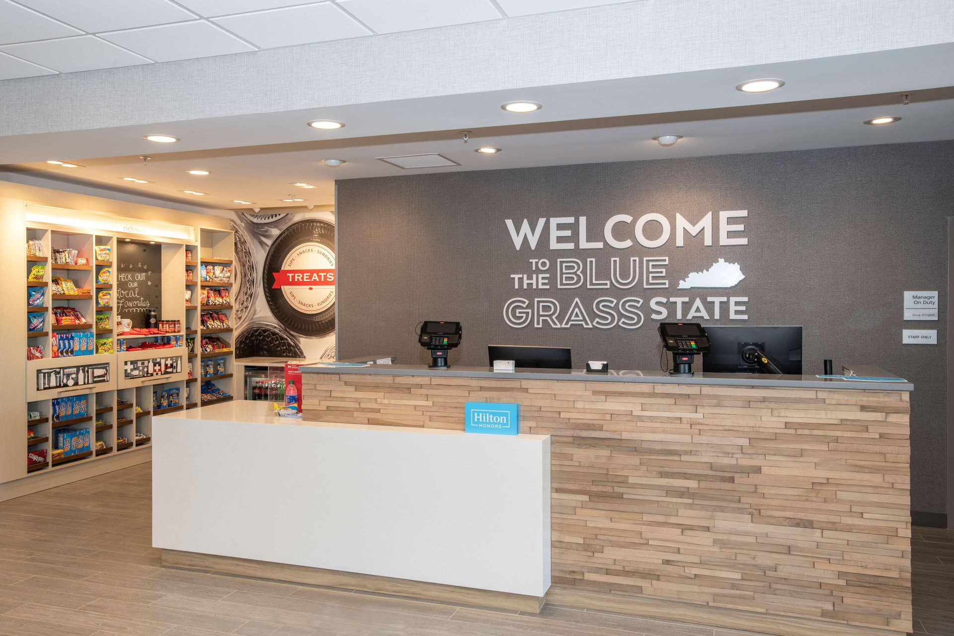 Vista Lobby Hampton Inn by Hilton Richwood Cincinnati South