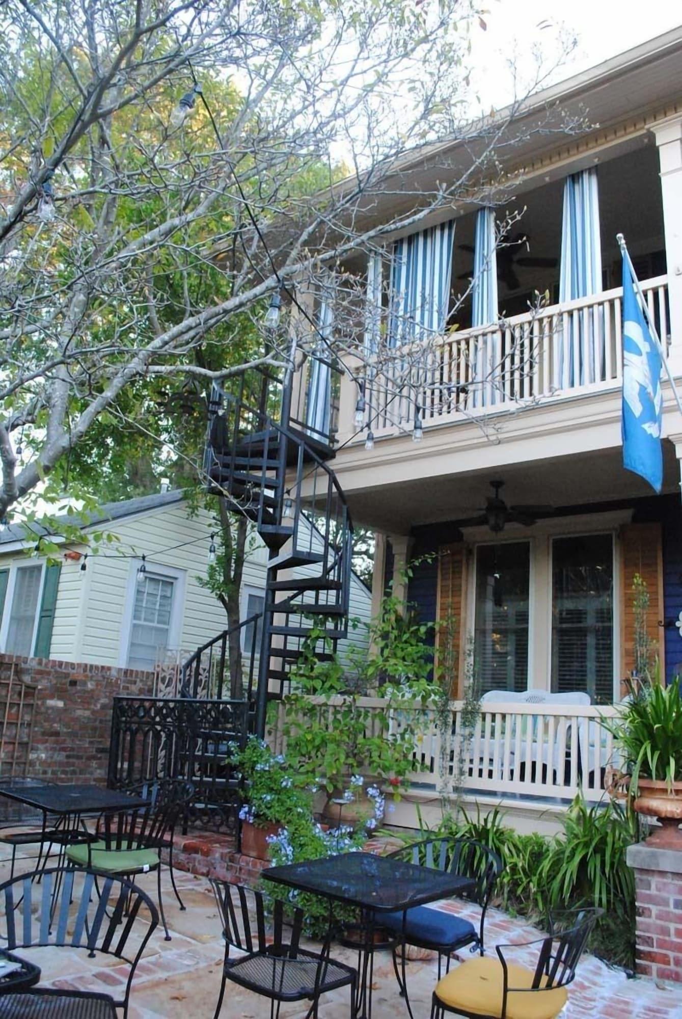 Vista Exterior Stay Fairfield - Fairfield Place and Fairfield Manor Bed & Breakfast