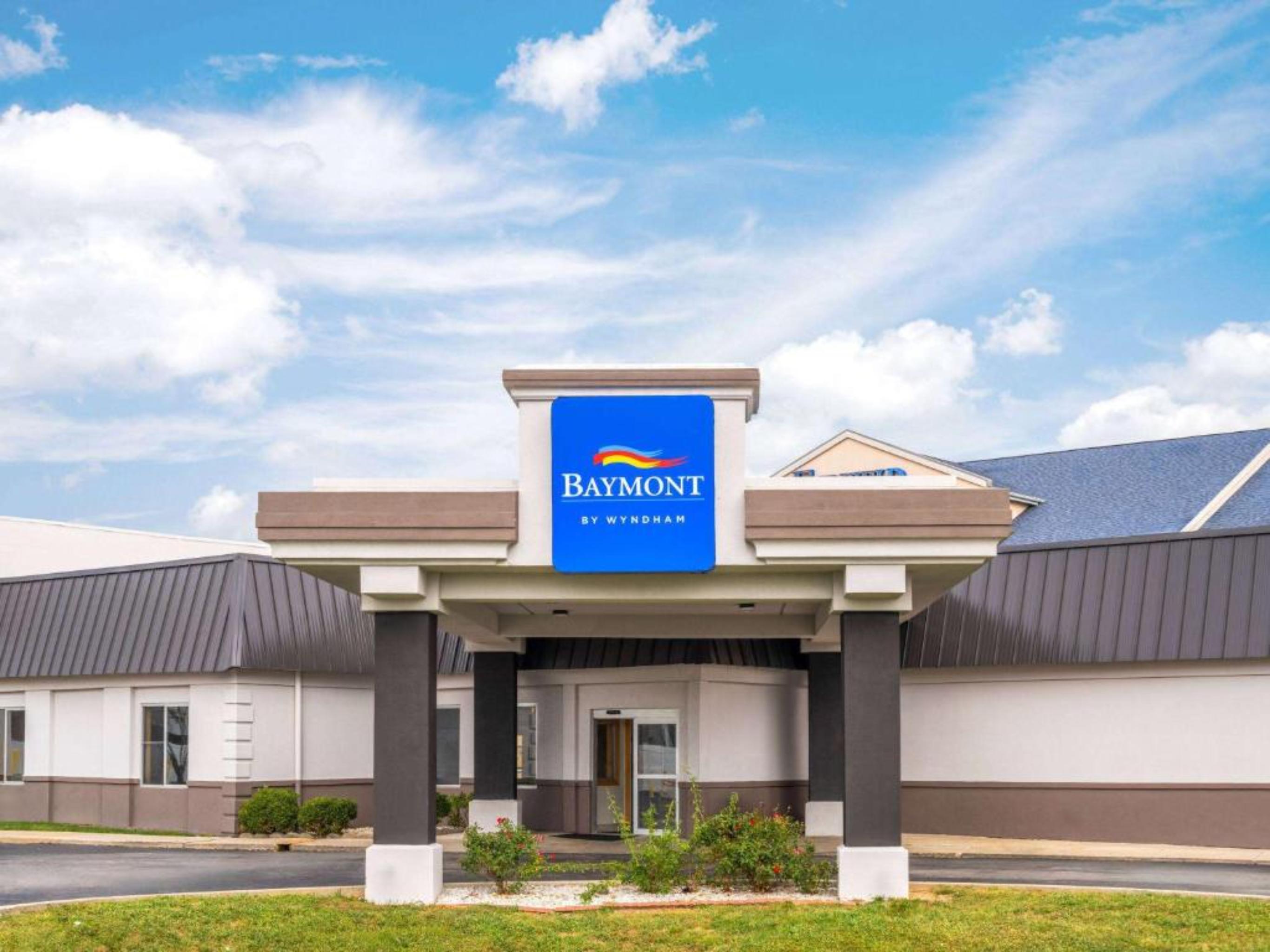 Vista Exterior Baymont by Wyndham Indianapolis East