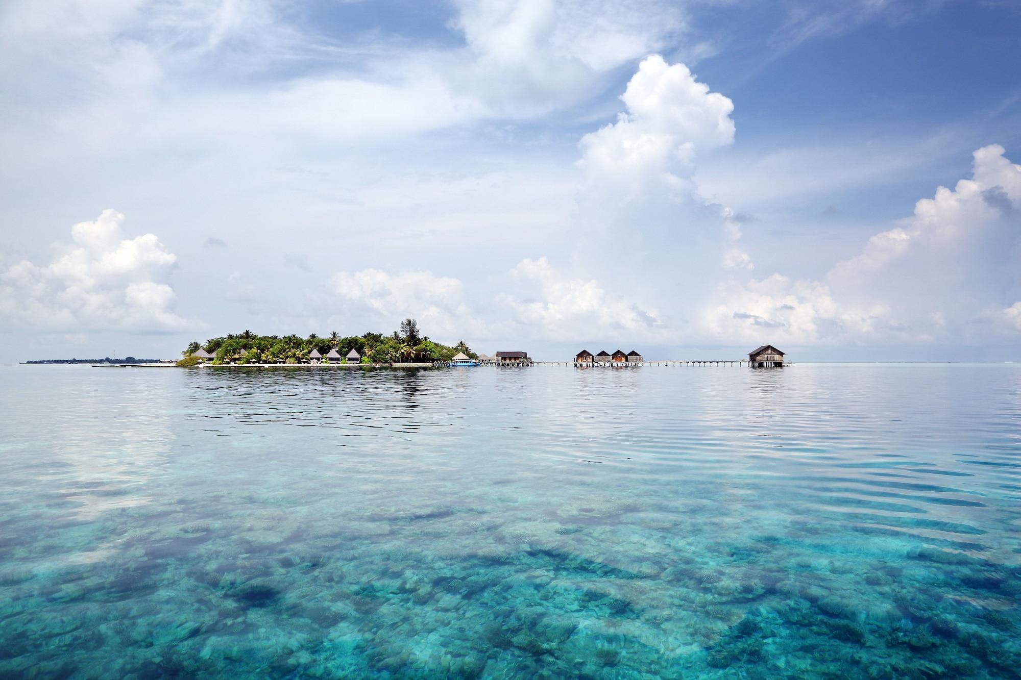 Vista Exterior Gangehi Island Resort