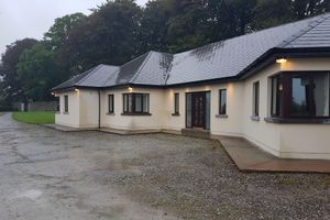 Alojamiento - Moorepark West House