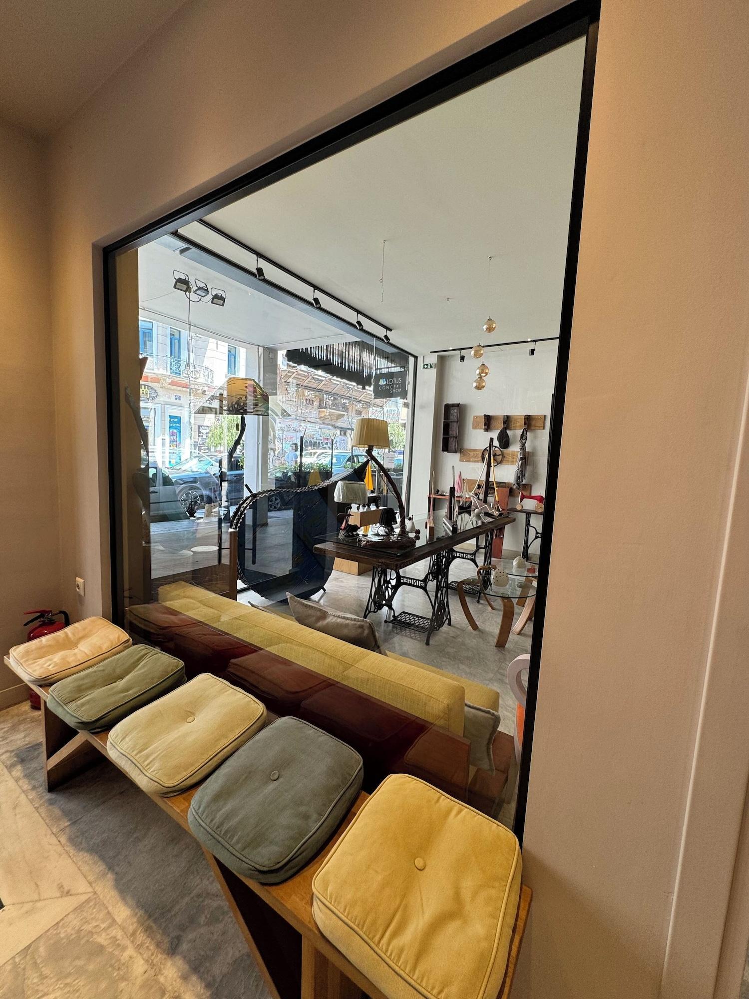 Vista Lobby Lotus Center Apartments