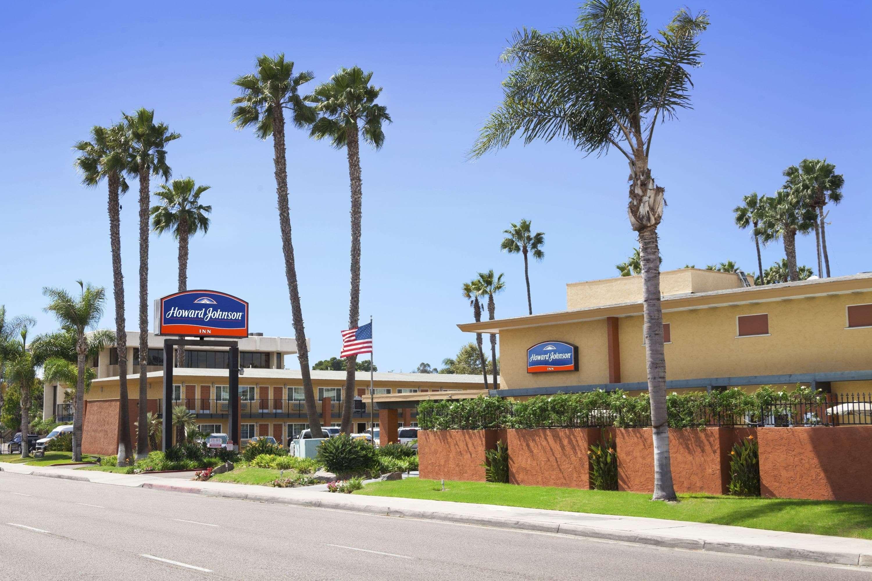 Vista Exterior Howard Johnson by Wyndham San Diego Sea World