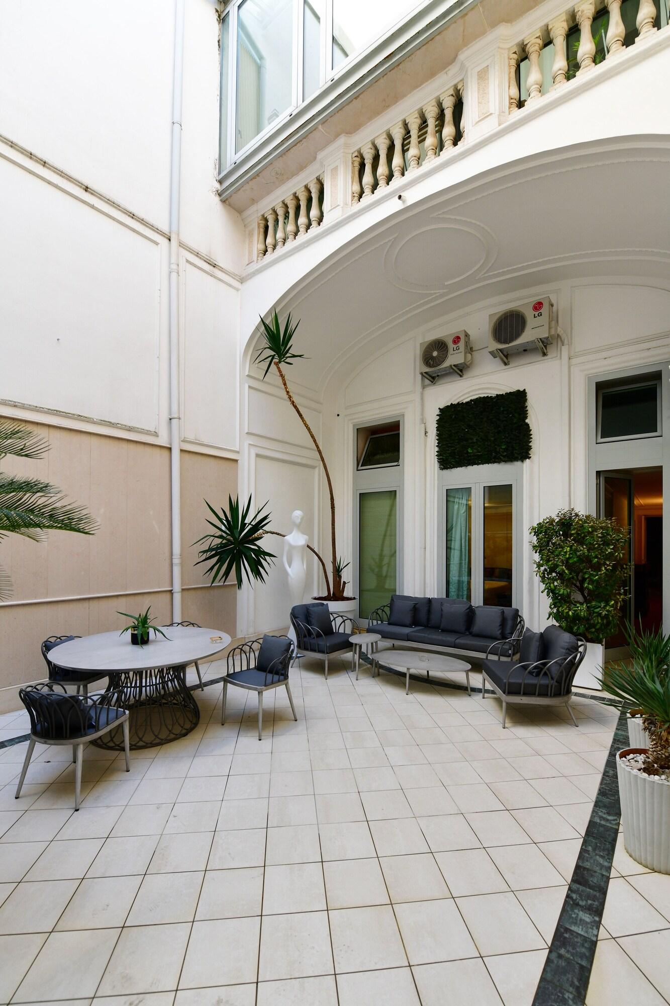 Vista Lobby Sisuites