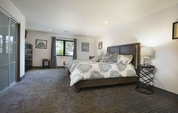 Escape To Modern Luxury-1.5 Miles to the Strip! So close to everything you want! - Hoteles con jacuzzi en Las Vegas, Nevada