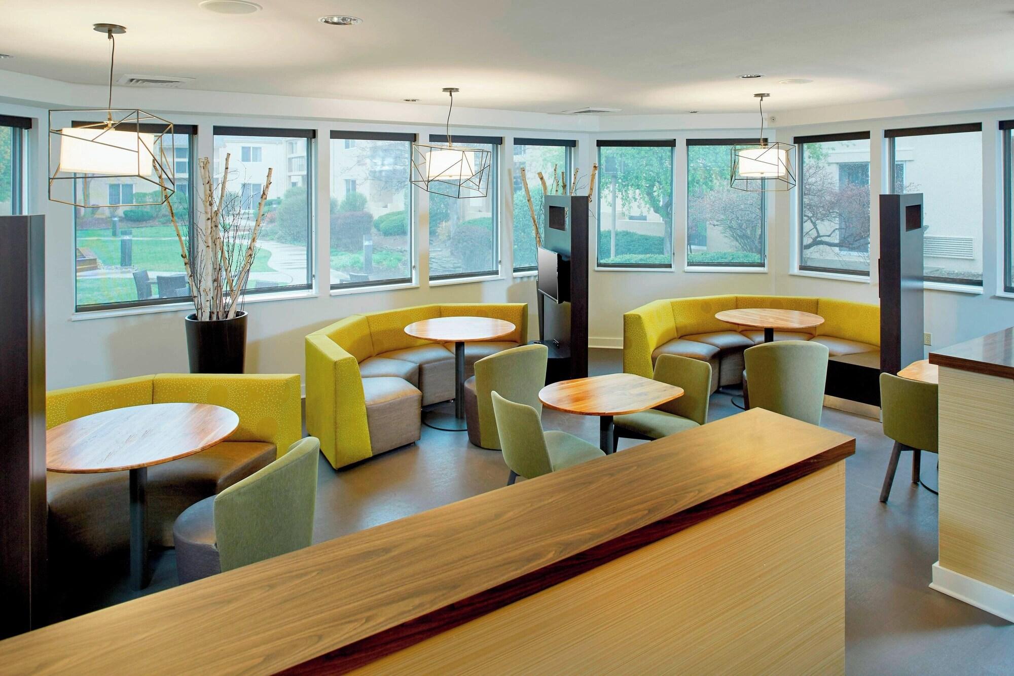Vista Lobby Courtyard by Marriott Lansing
