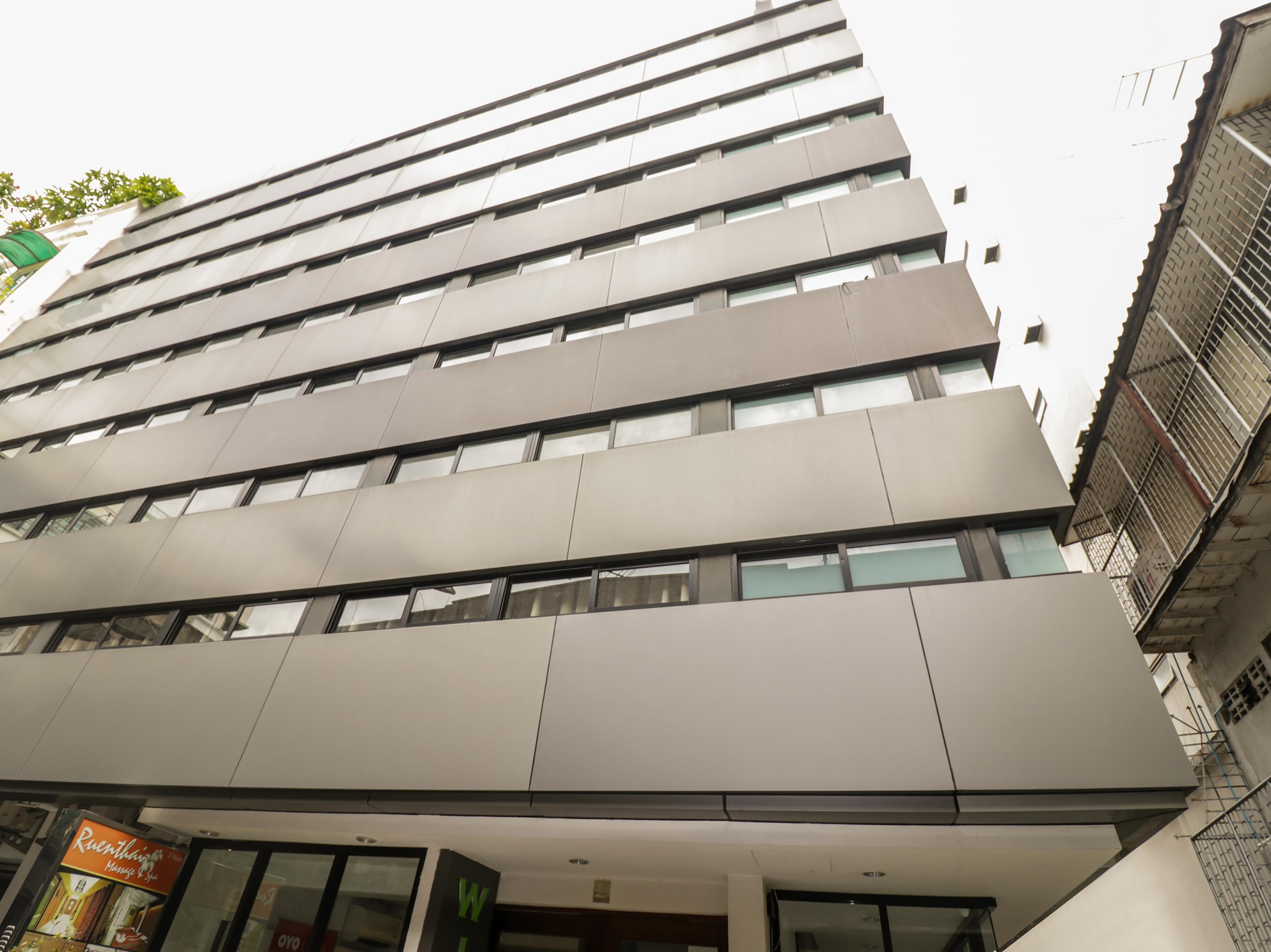 Vista Exterior OYO 225 Premier Place Hotel