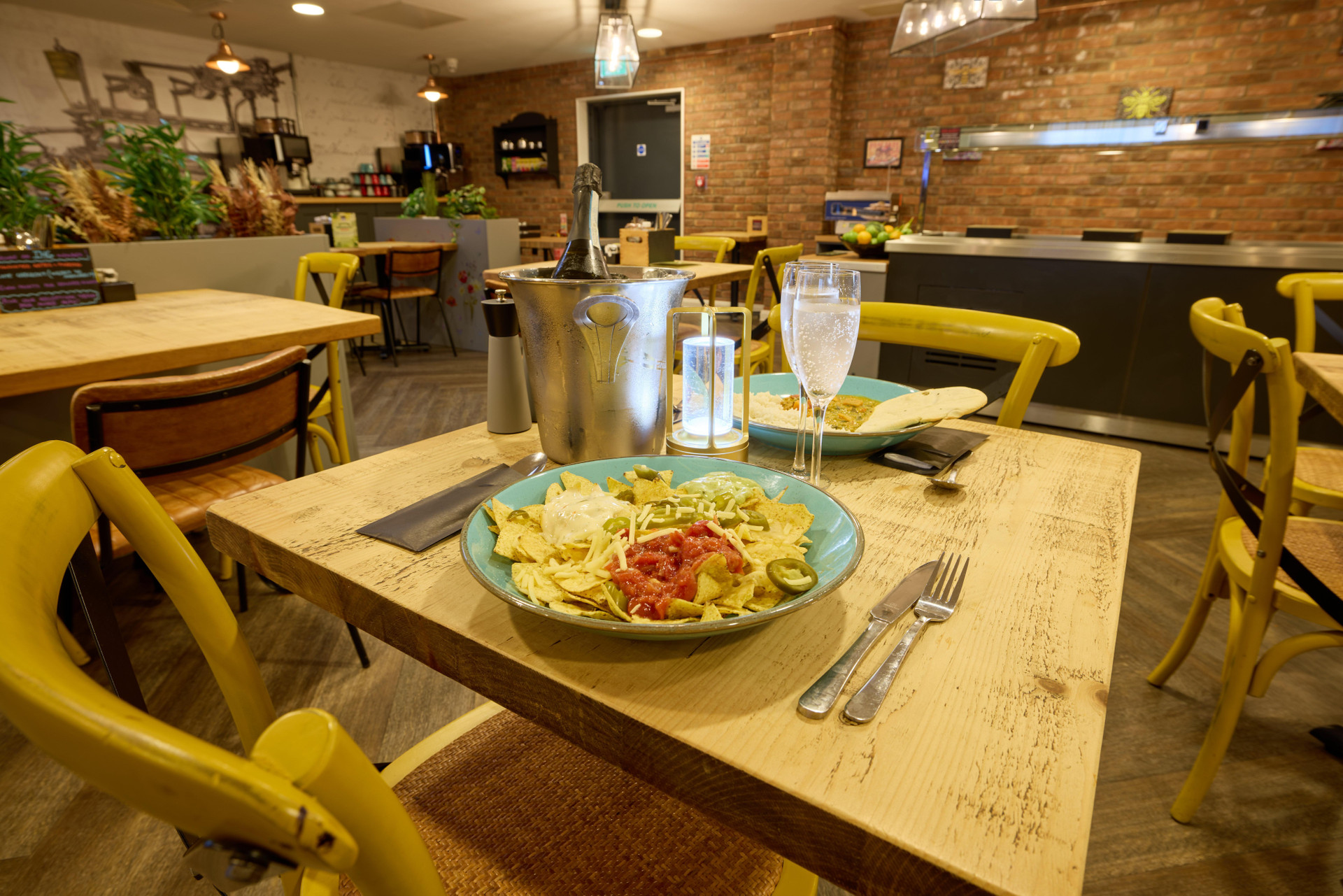 Restaurant Holiday Inn - the niu, Loom Manchester North by IHG