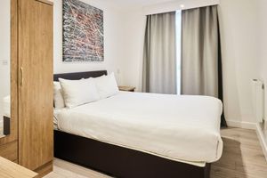 Alquiler Vacacional - Hampton Suites Serviced Apartments