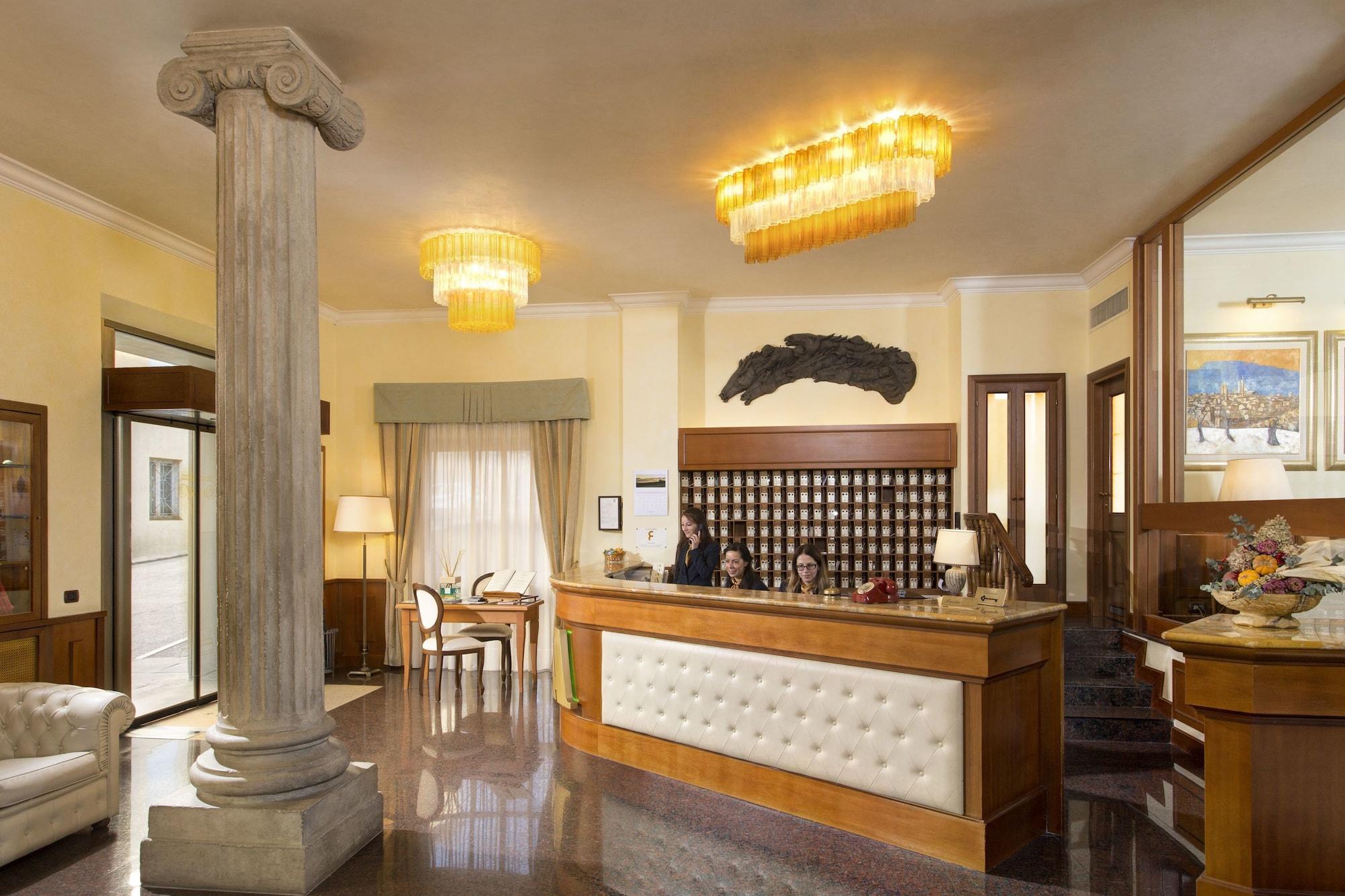 Vista Lobby Hotel Athena
