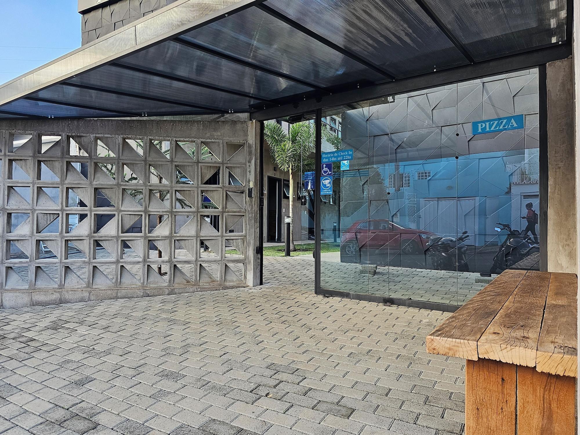 Vista Exterior Hotel Com.Viver