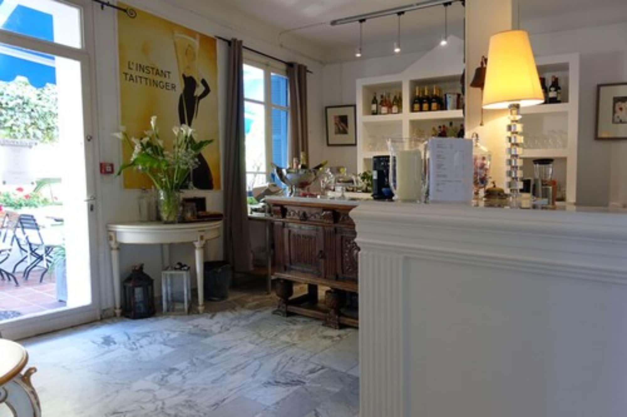 Vista Lobby Hotel Normandy