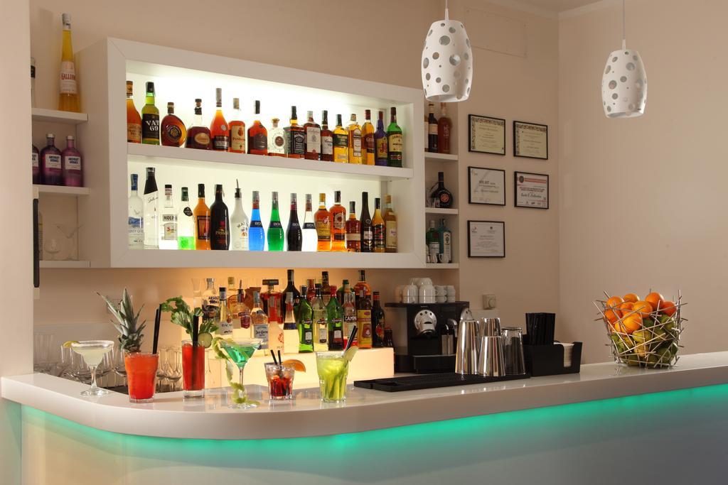 Bar/Salón Hearth Hotel