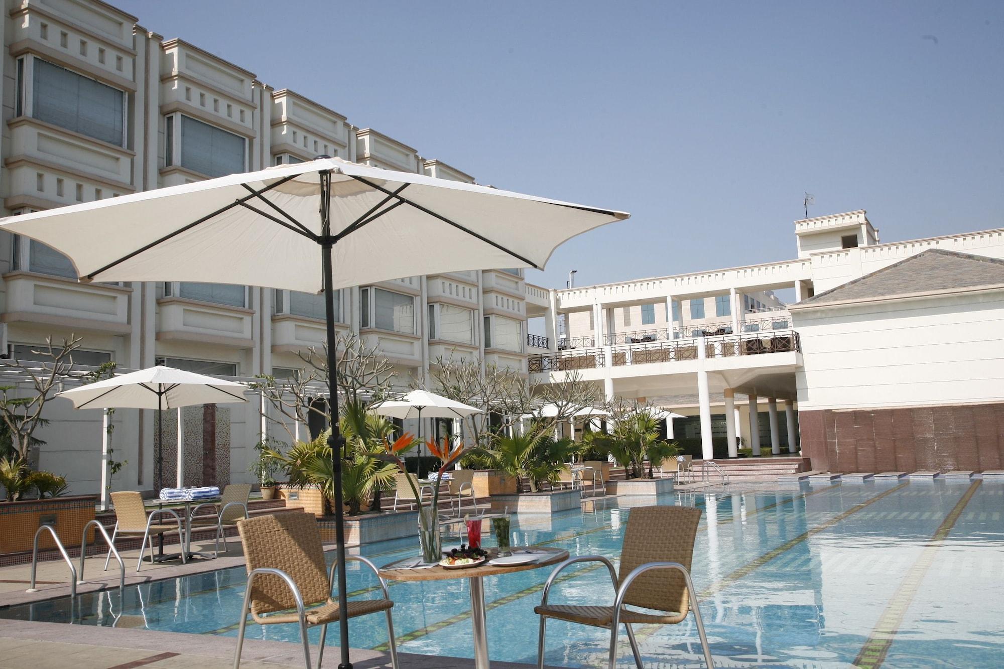Vista Piscina TreeHouse Hotel Club & Spa