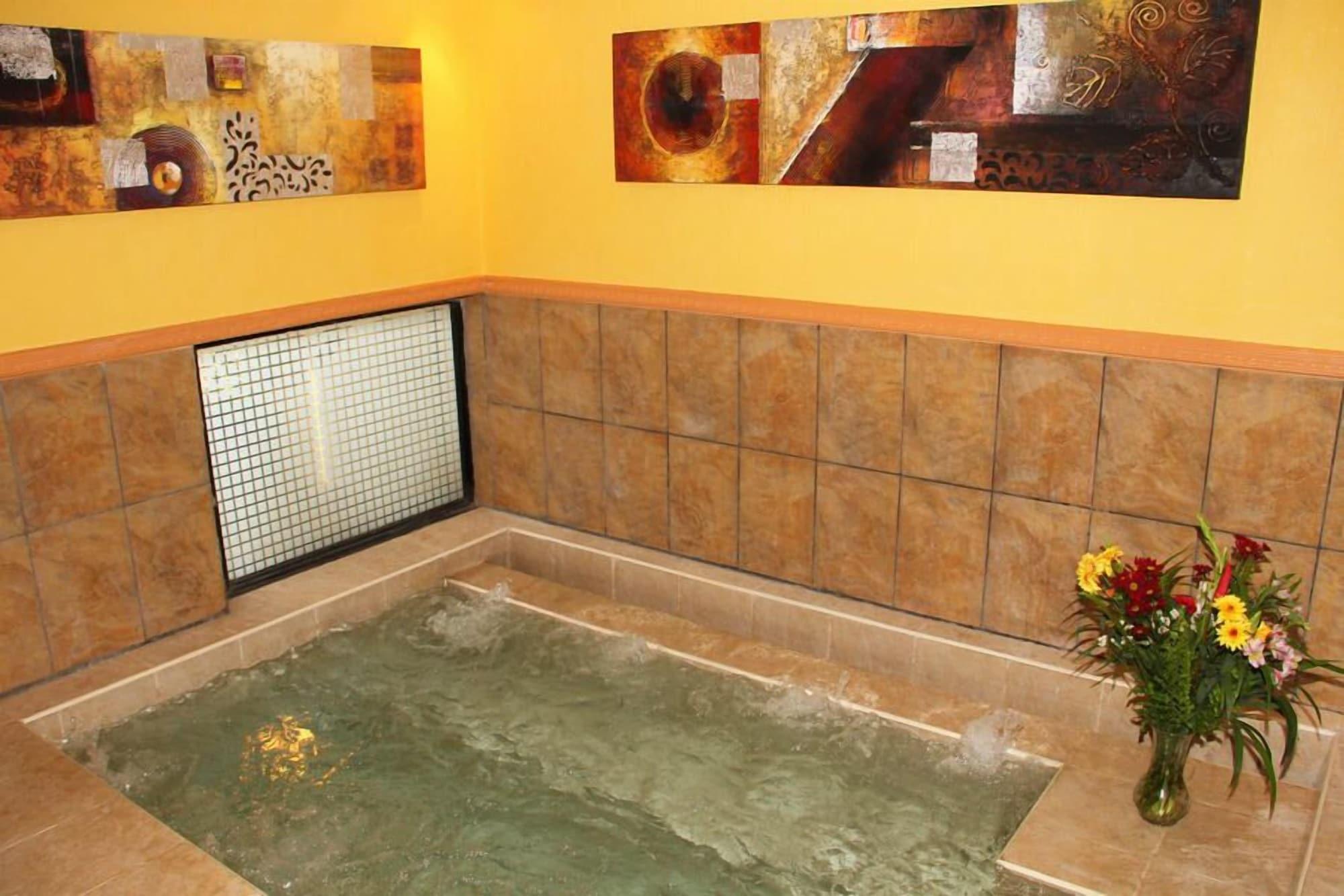 Spa Mimosa Court Apartments