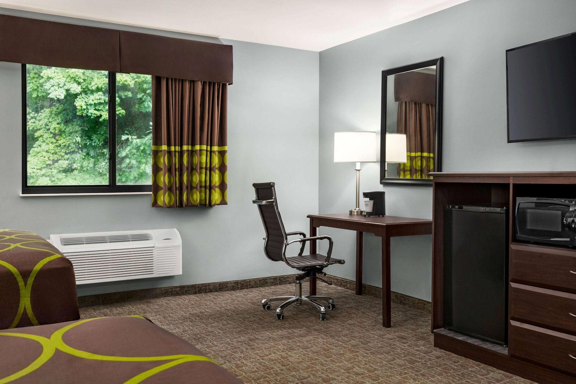 Habitación Super 8 by Wyndham Grove City