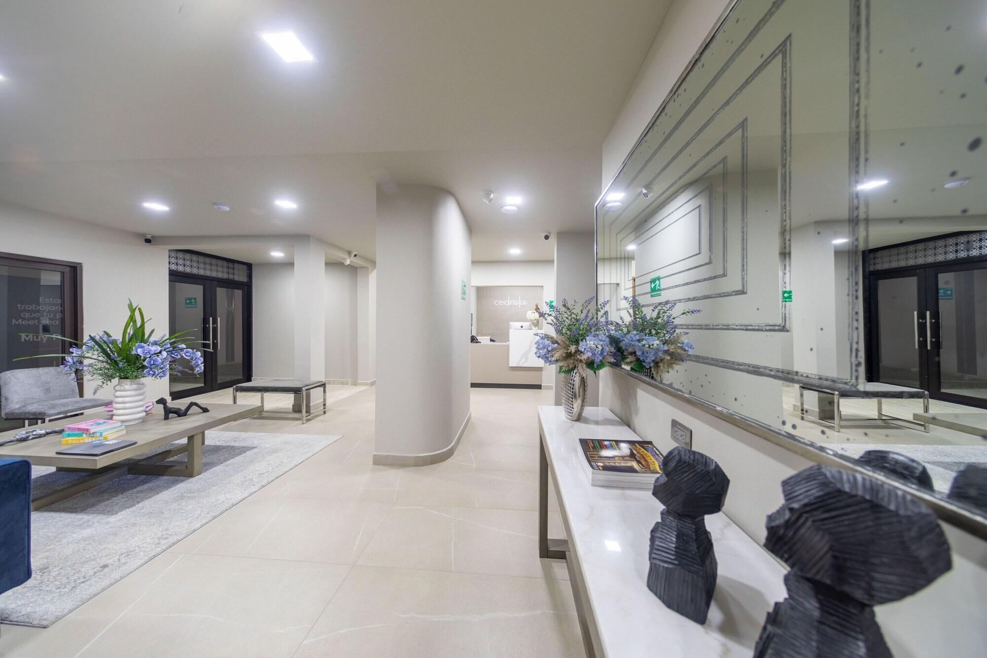 Vista Lobby Cedrela