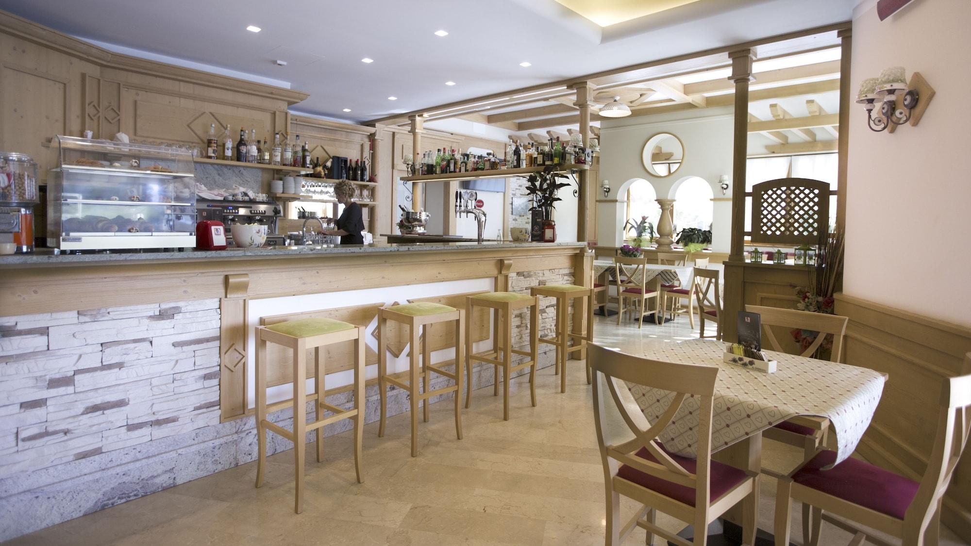 Bar/Salón Alma Living Hotel