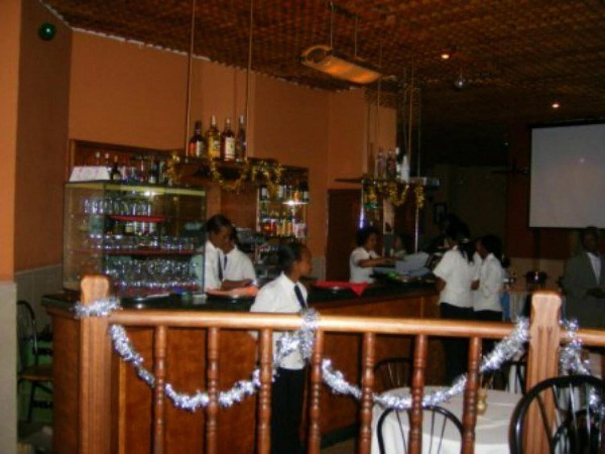 Bar/Salón Crystal Hotel Asmara