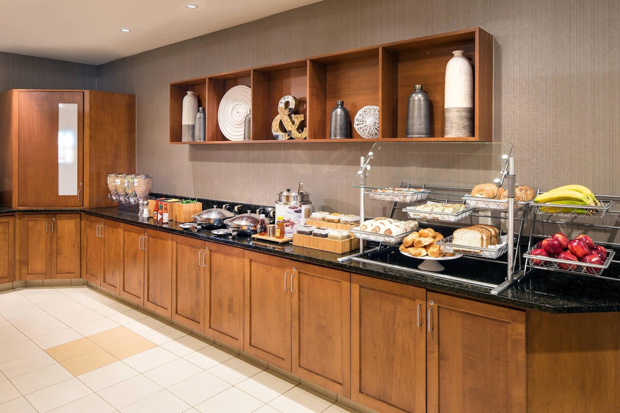 Restaurant SpringHill Suites by Marriott Bakersfield