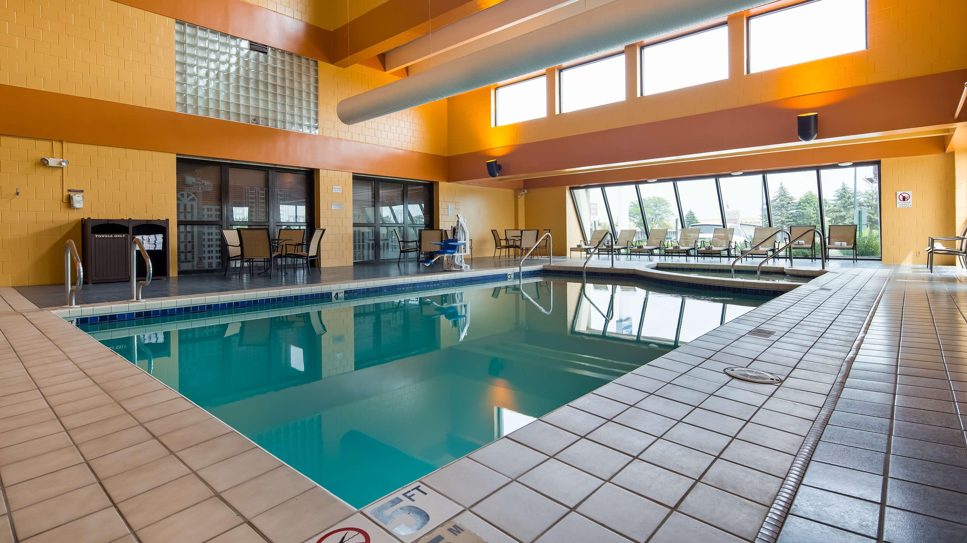 Vista Piscina Best Western Executive Inn Kenosha/Pleasant Prairie