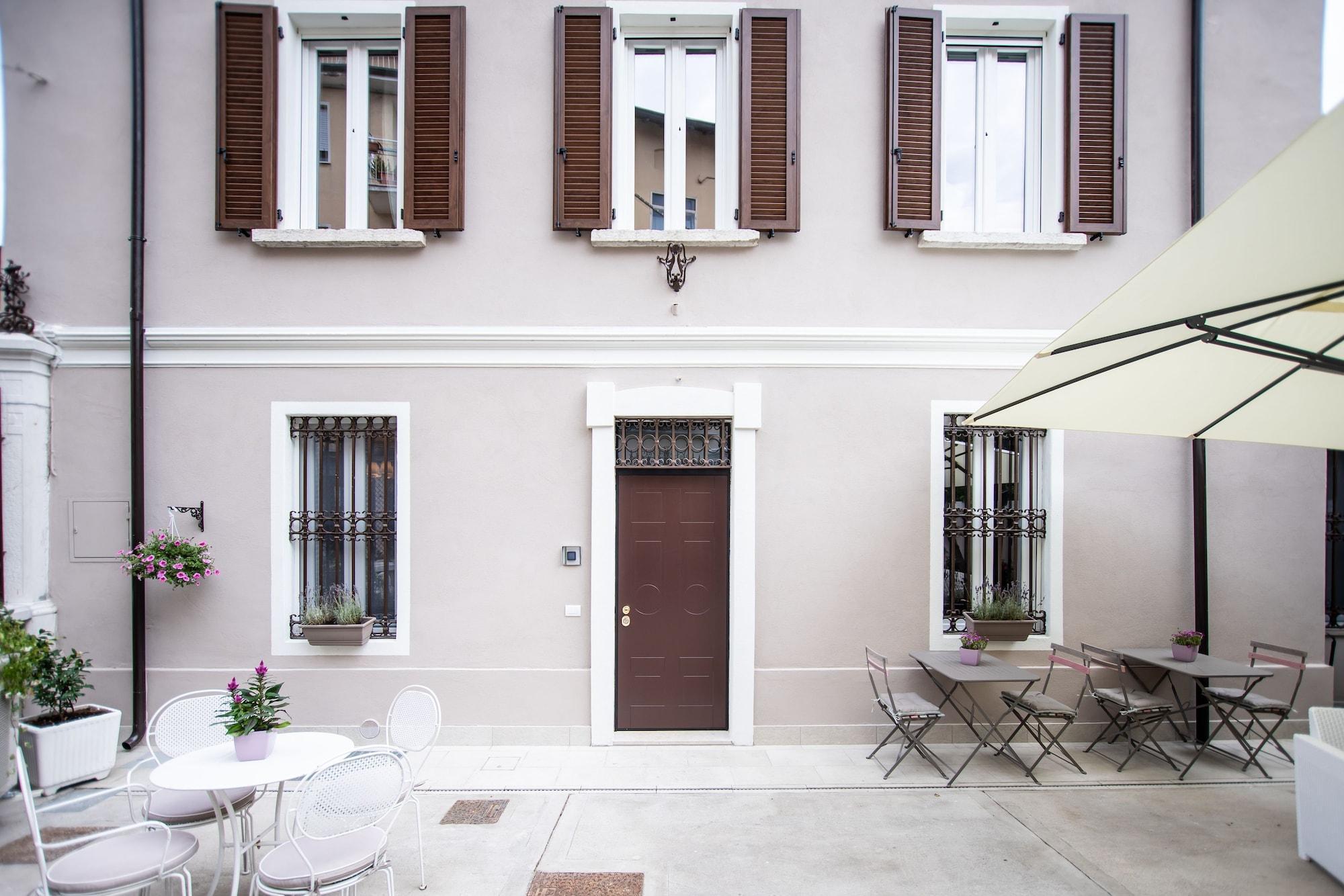 Vista Exterior Residenza Elisa