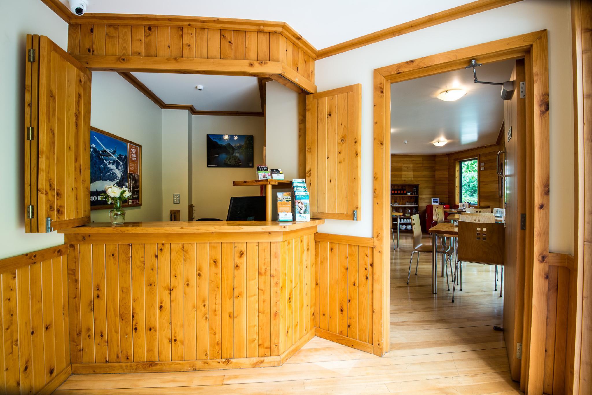 Vista Lobby Coronation Lodge