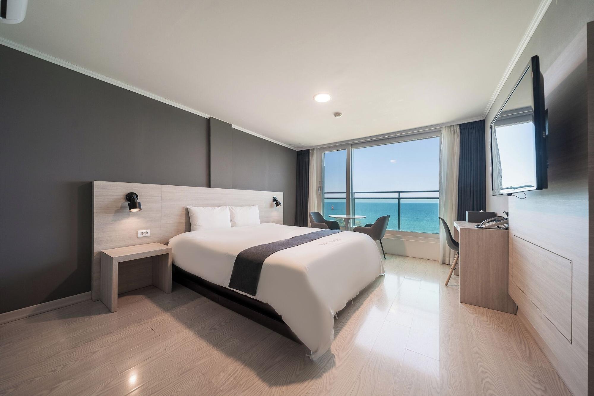 Varios Gyeongpo Soo Hotel