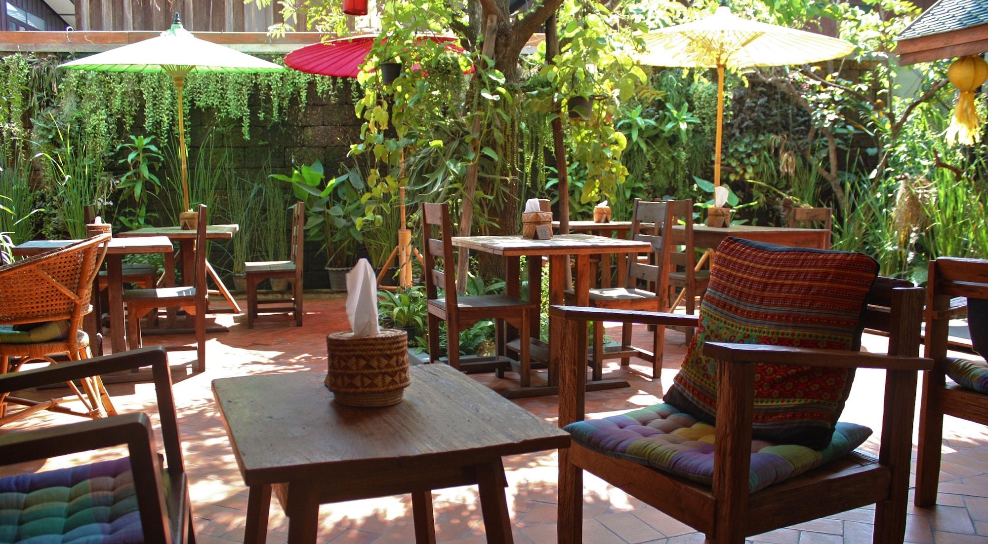 Restaurant Green Tiger House