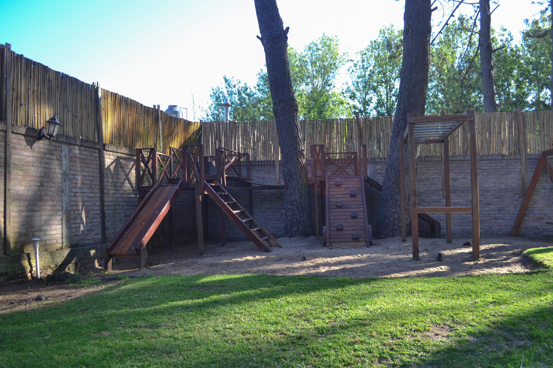 Instalaciones Recreativas Alamos Hosteria