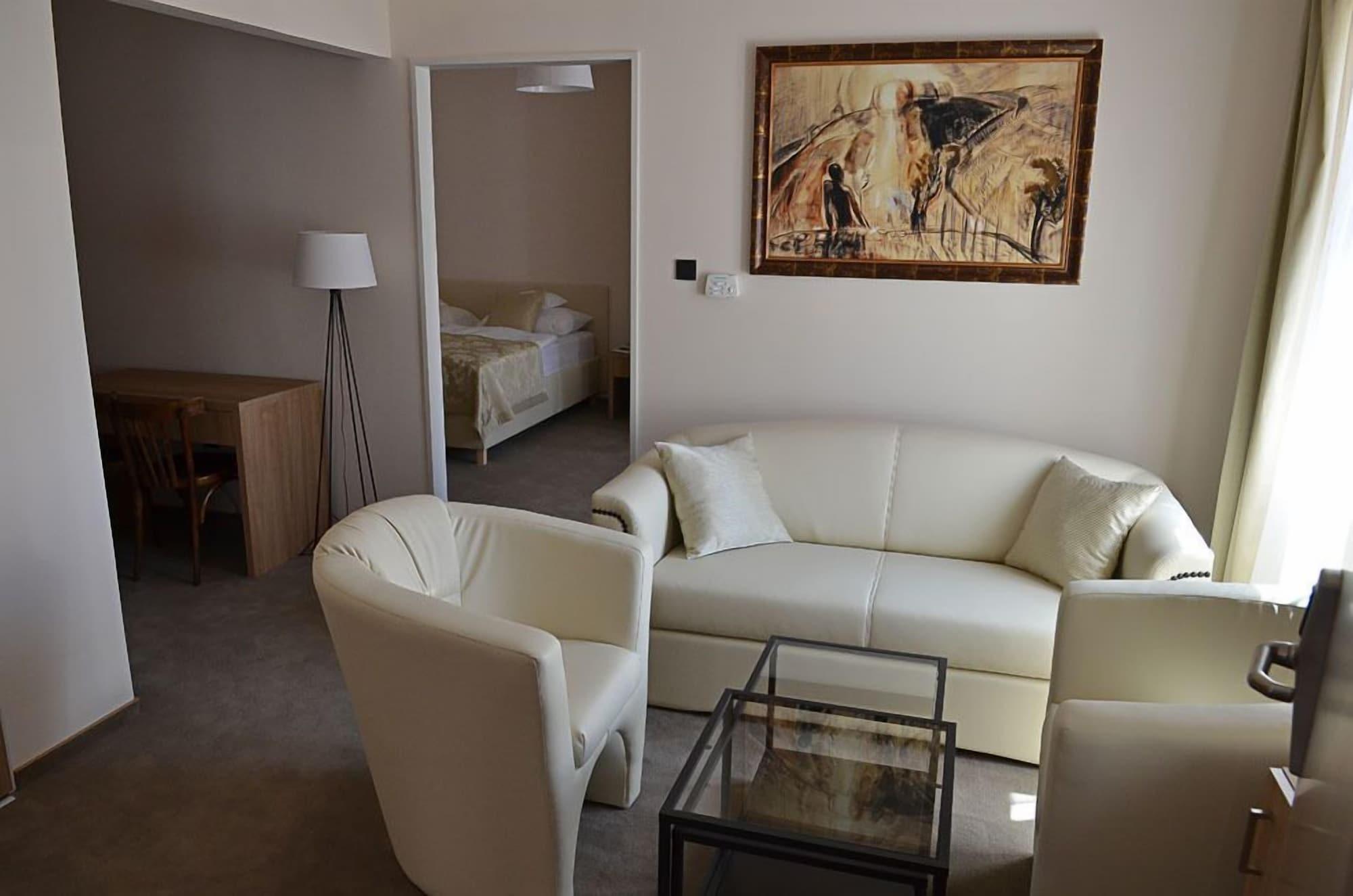 Equipamiento de Habitación Hotel Arkadia