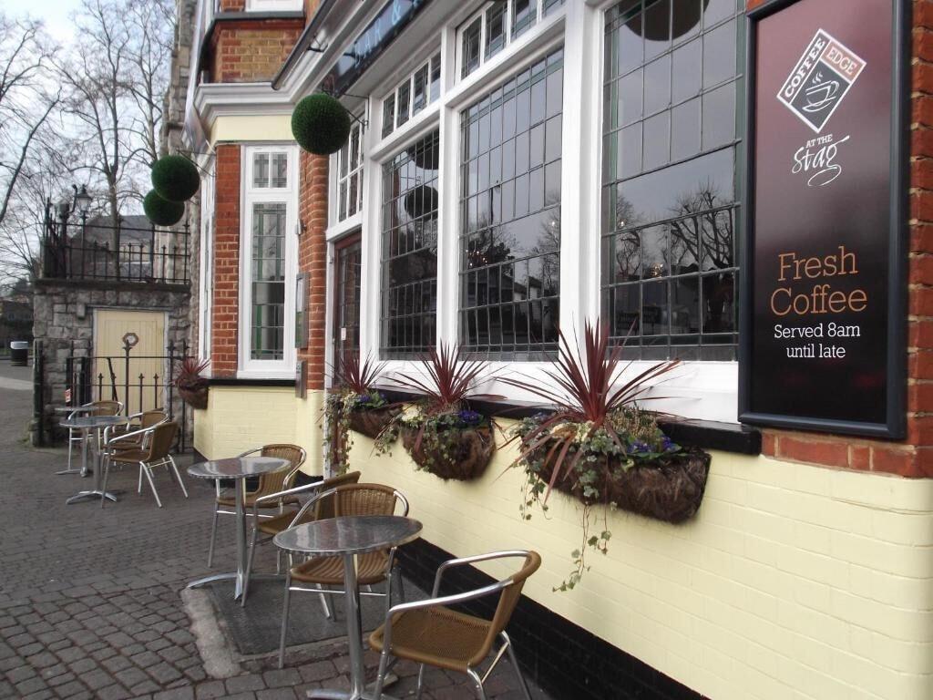 Vista Exterior The Stag Enfield