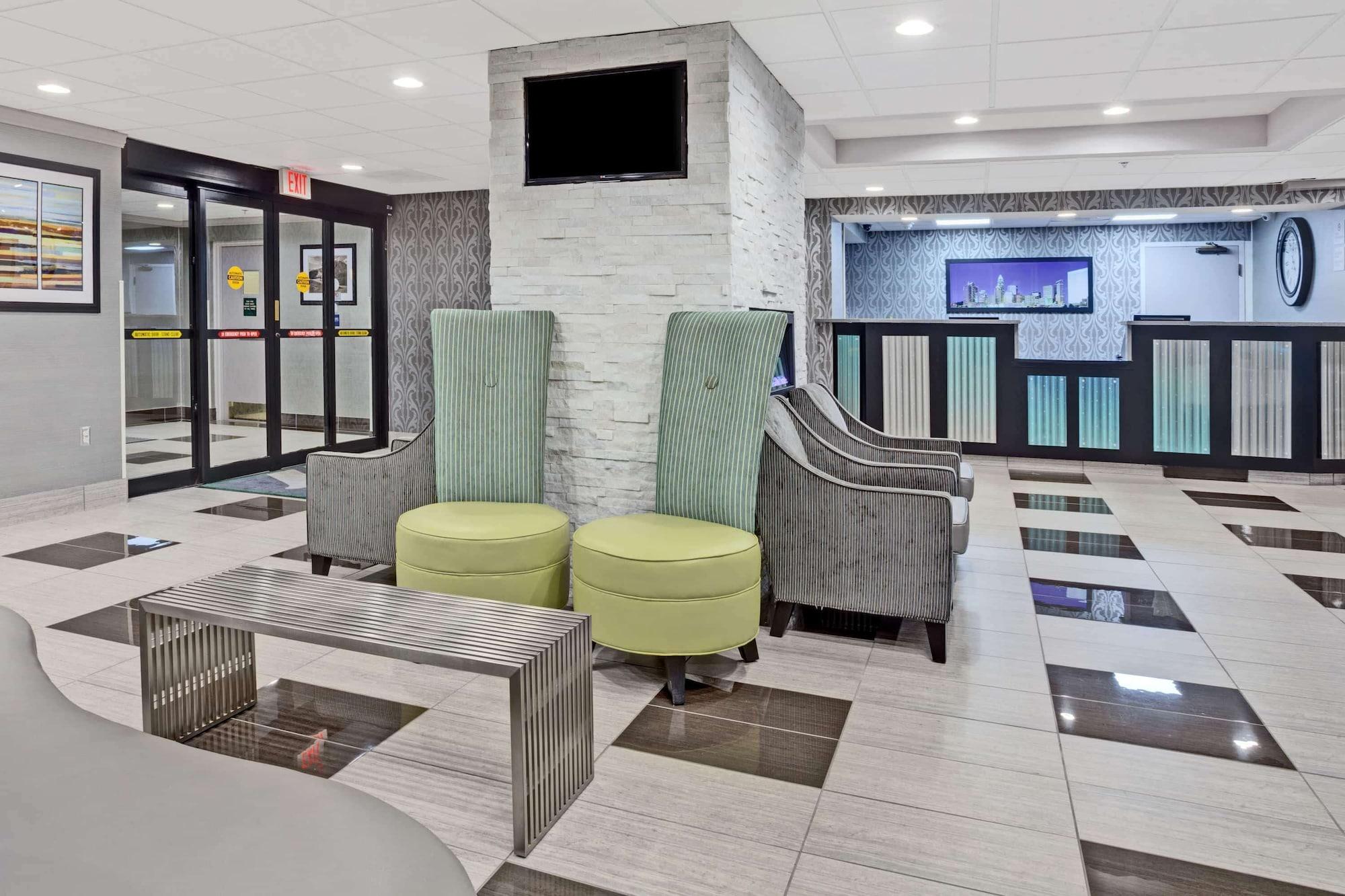 Vista Lobby Wyndham Garden Charlotte Airport Southeast