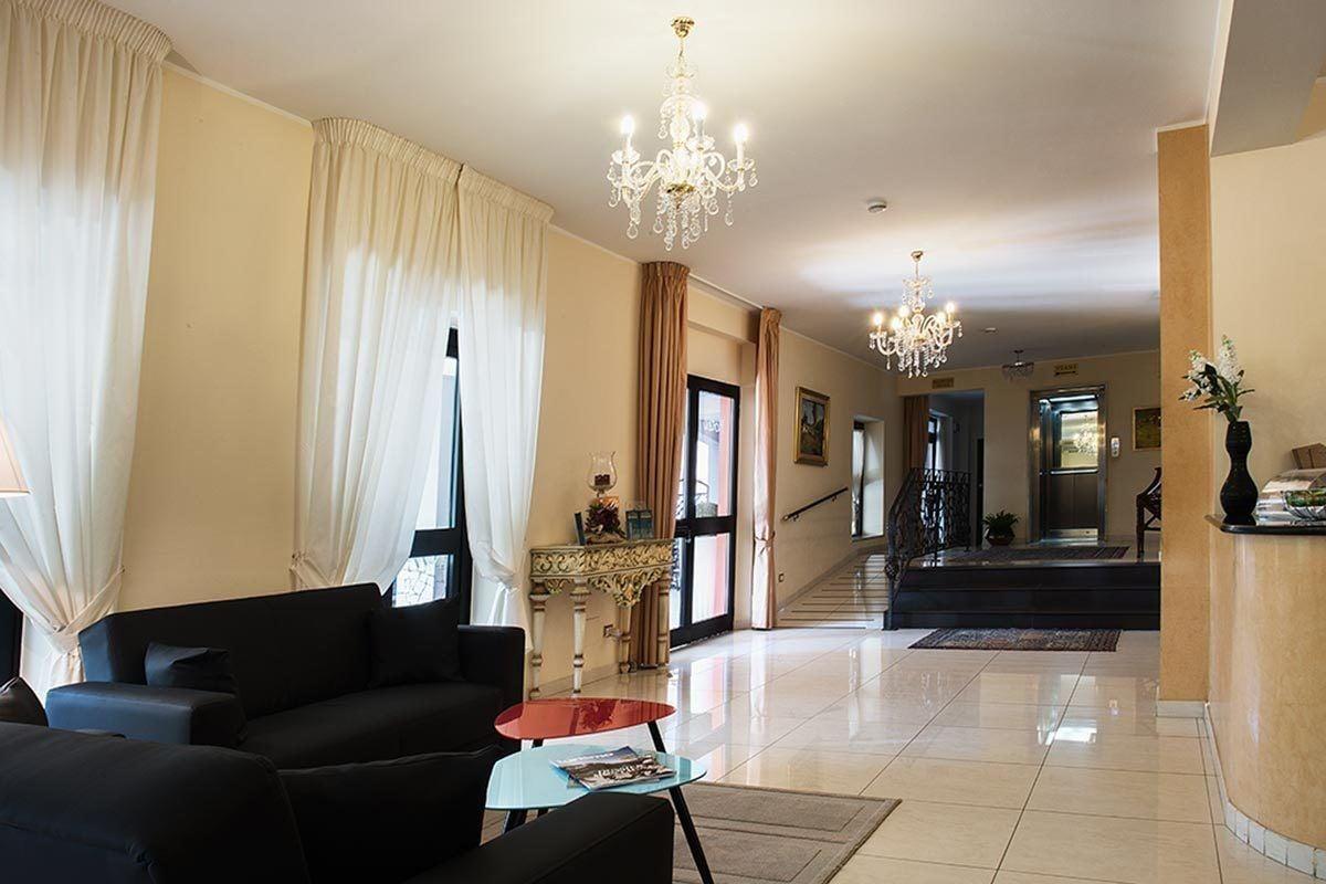 Vista Lobby Hotel Antagos