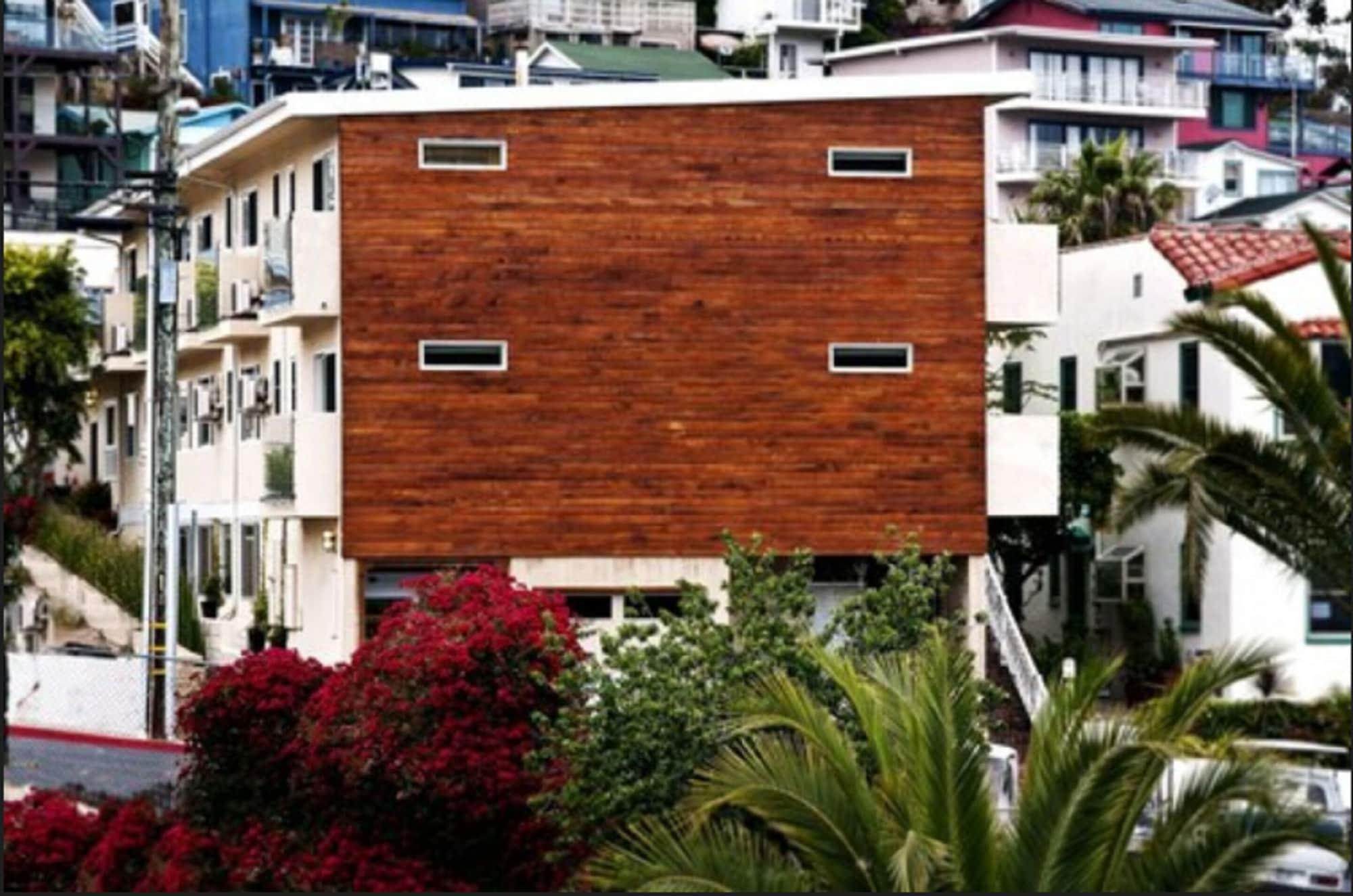 Vista Exterior Aurora Hotel