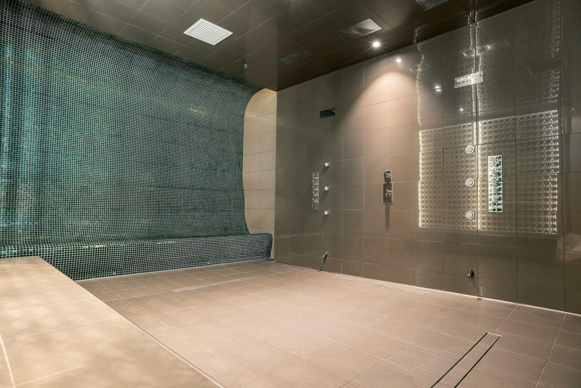 Spa Luxury home in downtown Montreal