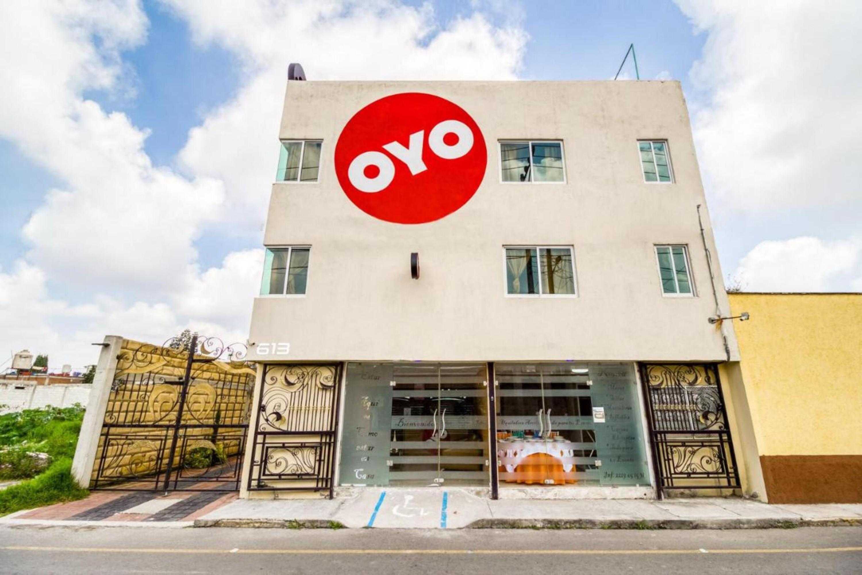 Vista Exterior OYO Hotel Familiar Tollan